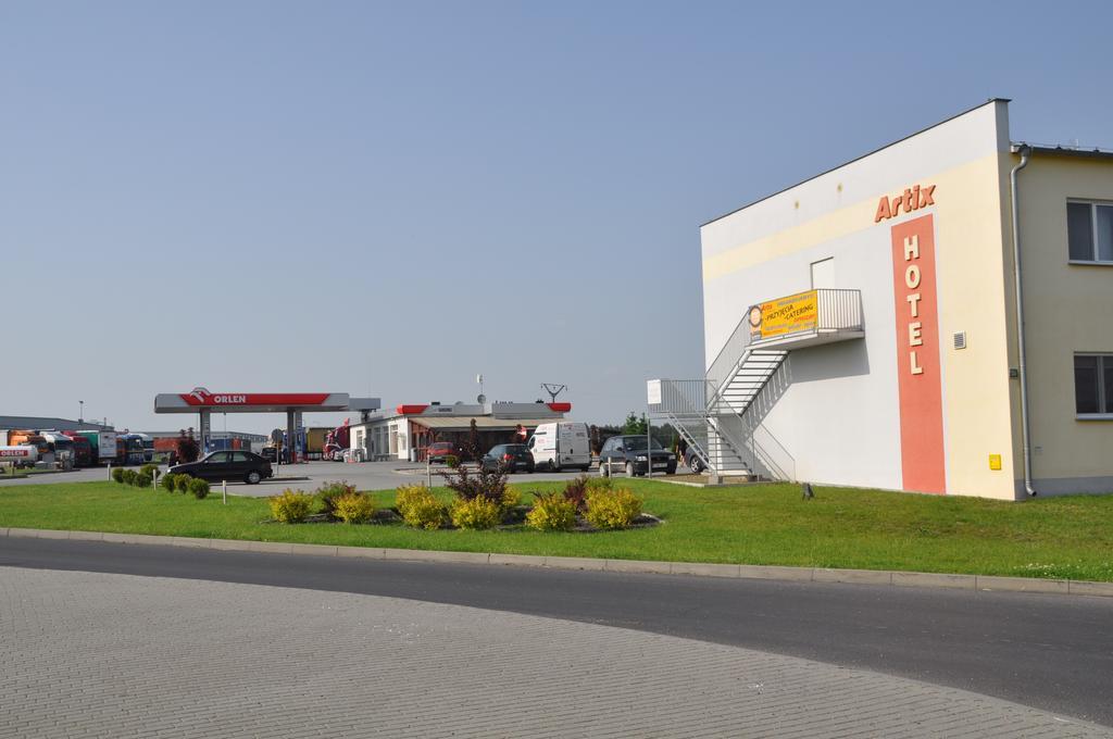 Artix Otel Zbąszynek Dış mekan fotoğraf