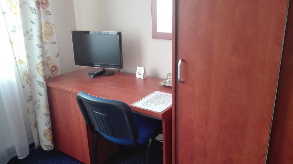 Artix Otel Zbąszynek Dış mekan fotoğraf