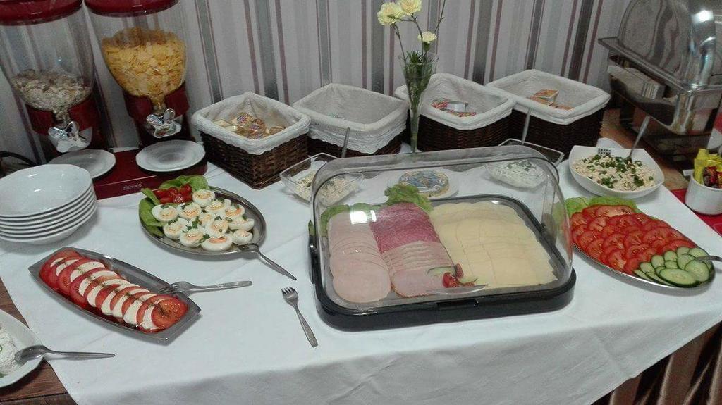 Artix Otel Zbąszynek Dış mekan fotoğraf