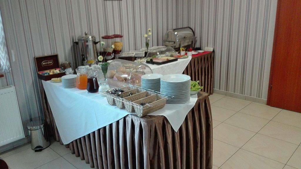 Artix Otel Zbąszynek Dış mekan fotoğraf